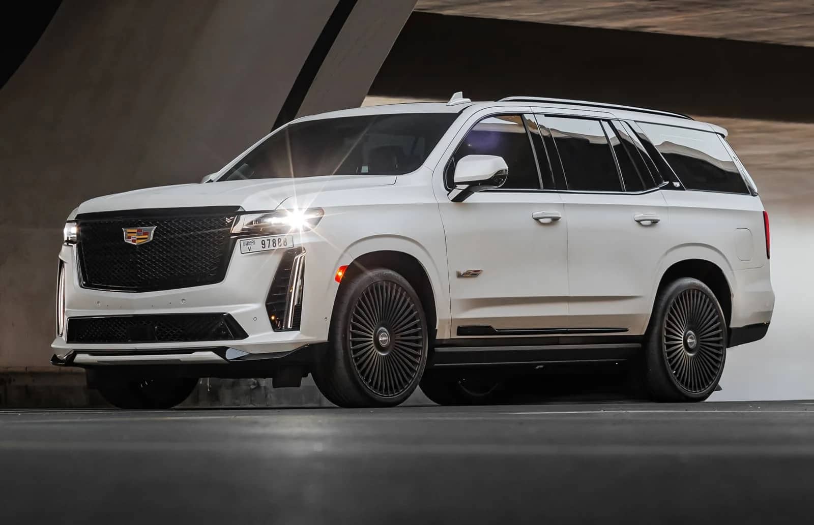 Escalade V White - Luxury