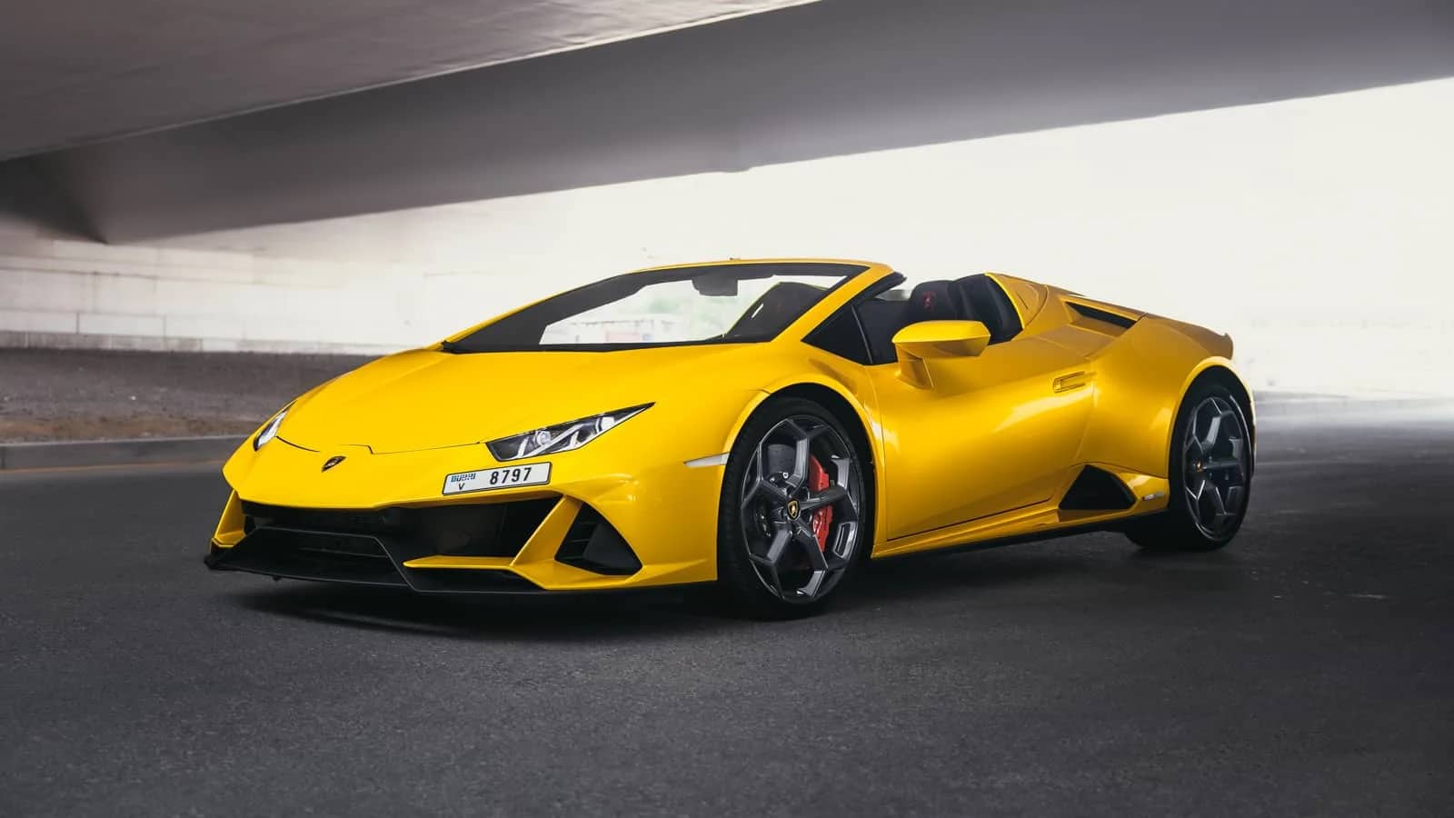 Huracan Evo Yellow - Sports Car