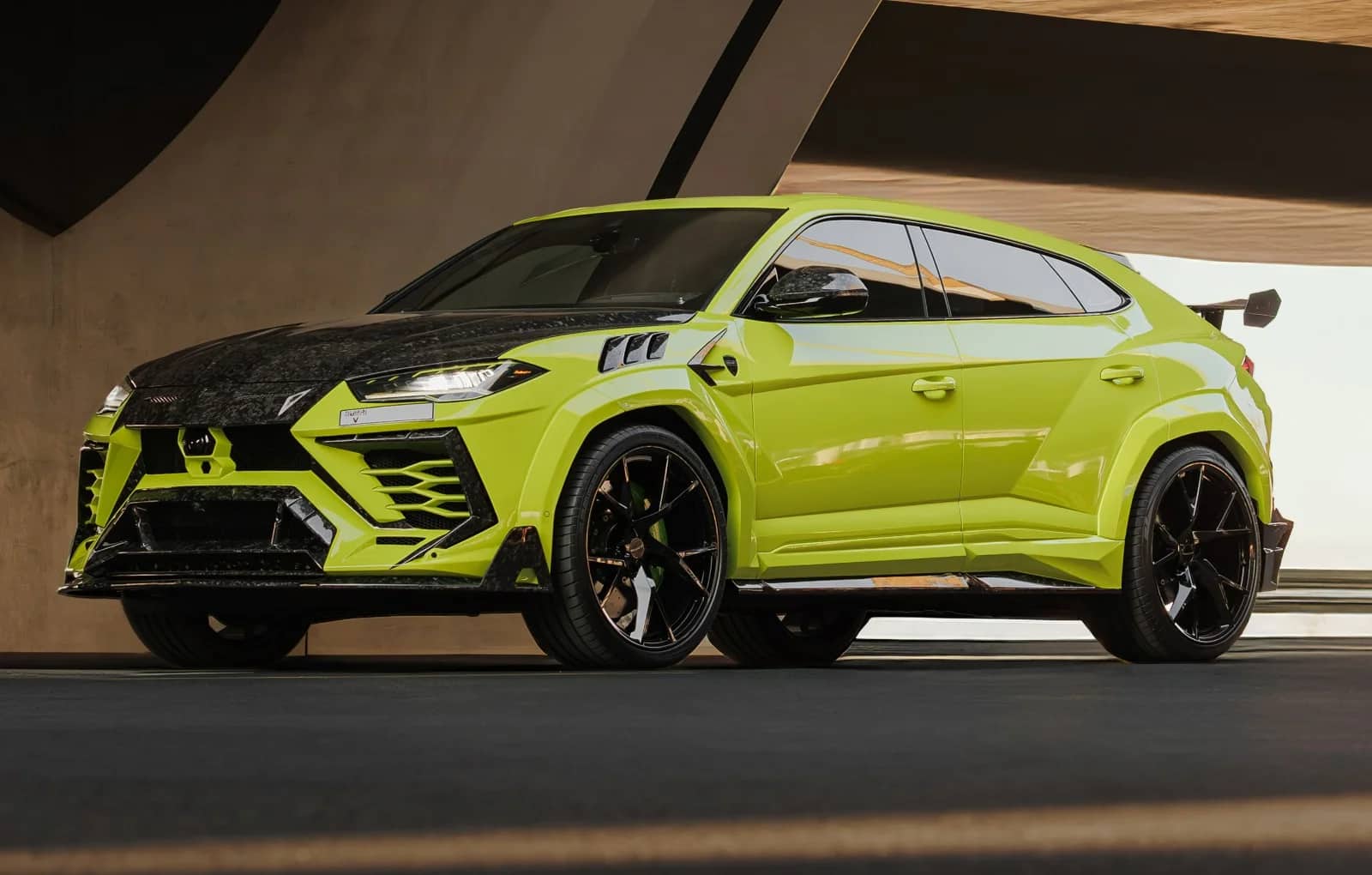 Urus Mansory Green - Sports Car